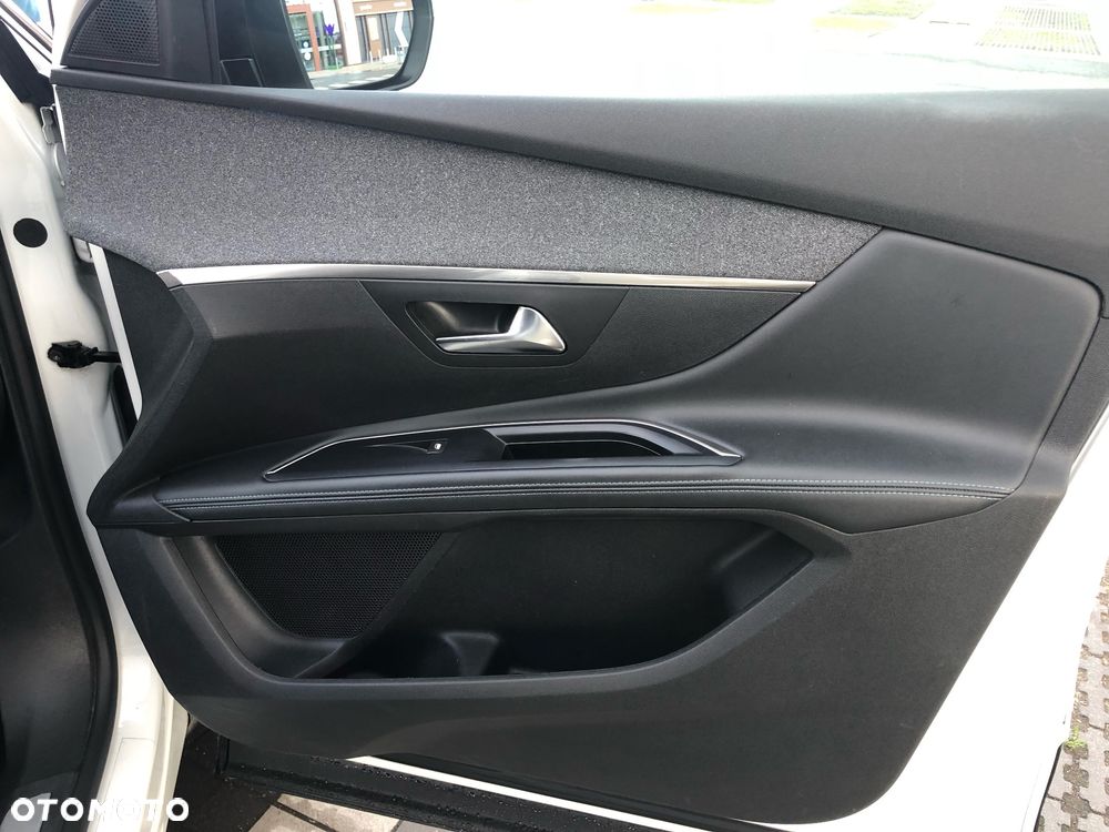 Peugeot 5008 1.2 PureTech Crossway S&S EAT8 - 17