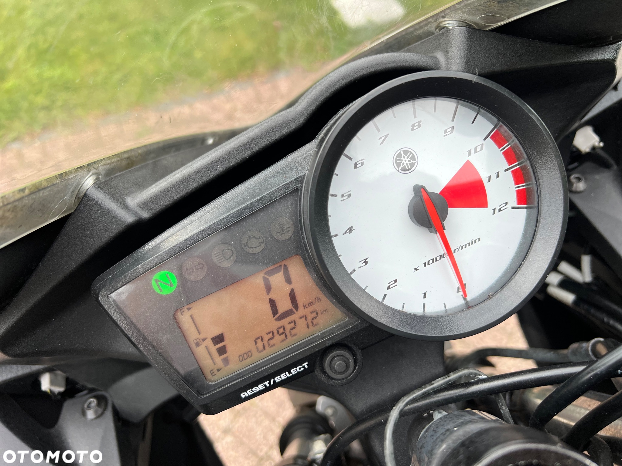 Yamaha YZF - 33