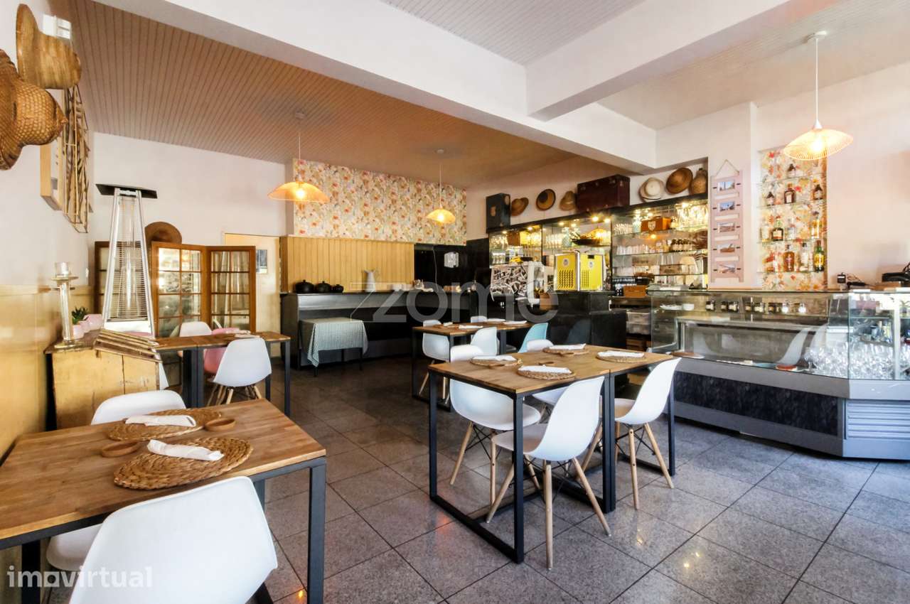 Trespasse de Restaurante Junto à Avenida da Boavista com Esplanada - Grande imagem: 2/38