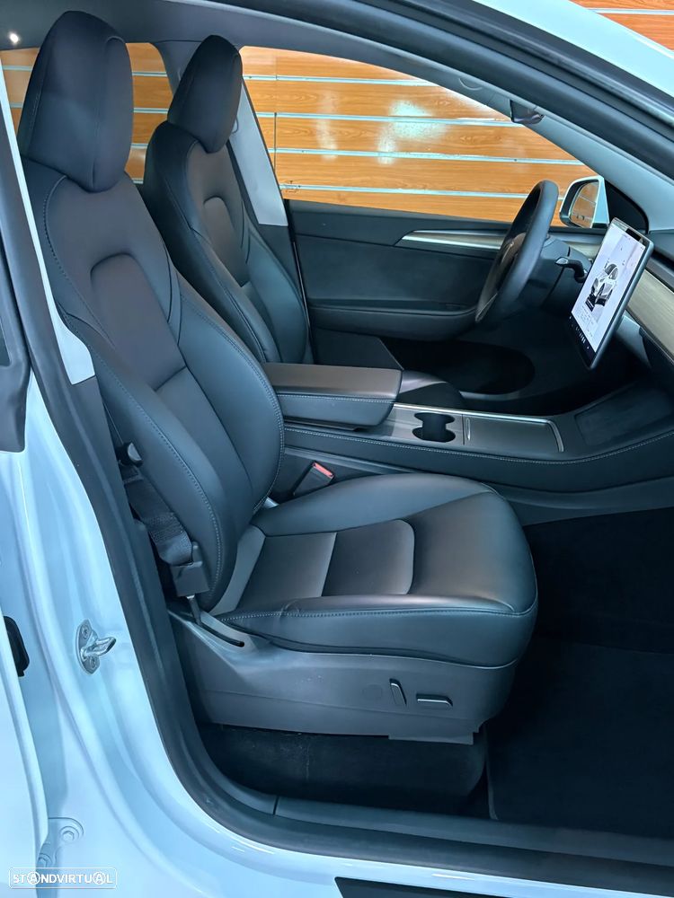 Tesla Model Y RWD - 12