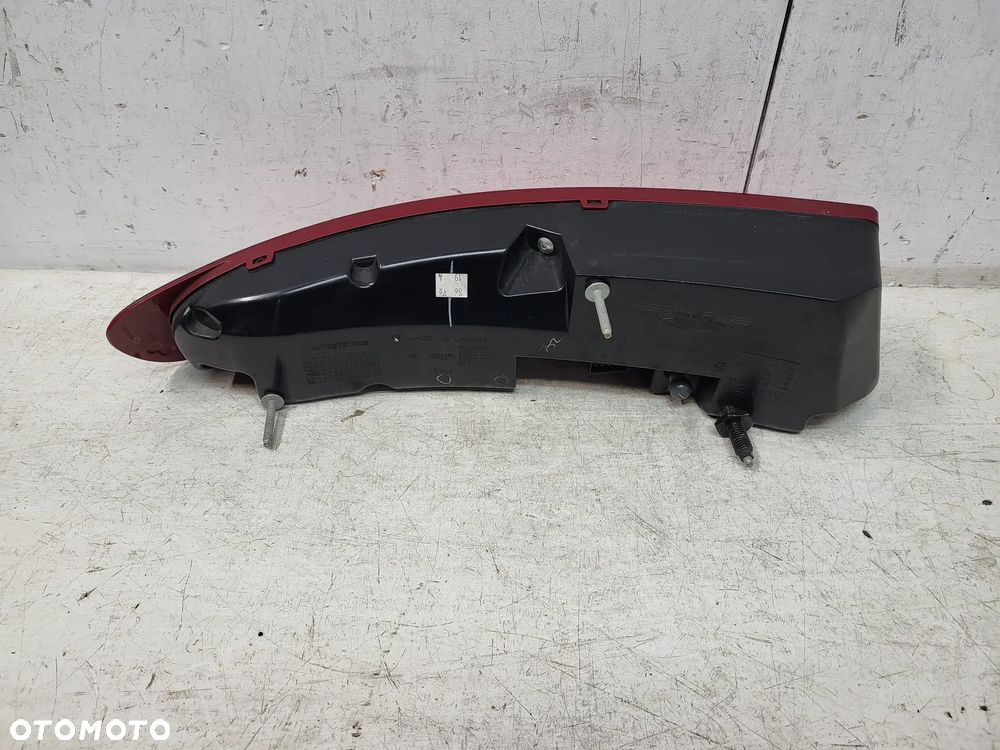 Aston Martin DB9 DBS lampa prawa tylnia tył - 3