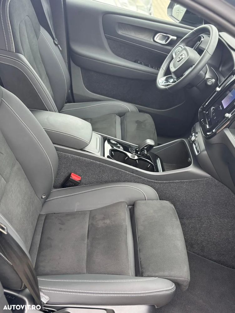 Volvo XC 40 Recharge Twin Motor AWD Plus - 10