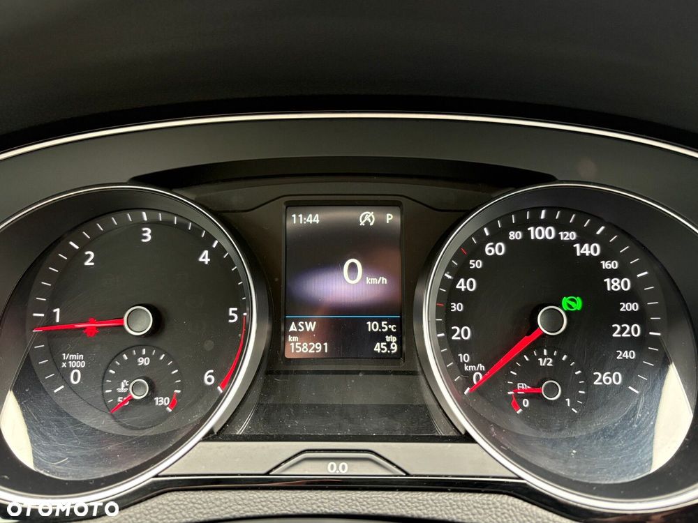 Volkswagen Passat - 22