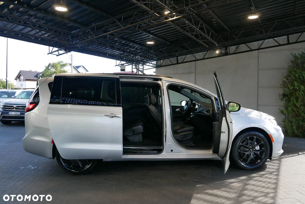 Chrysler Pacifica - 7