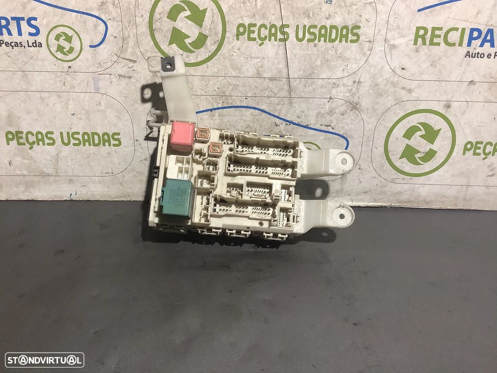 Caixa de fusíveis interior Toyota Verso - 1