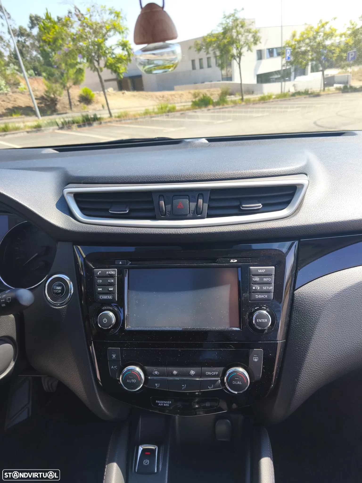 Nissan Qashqai 1.2 DIG-T N-Connecta 18 - 22