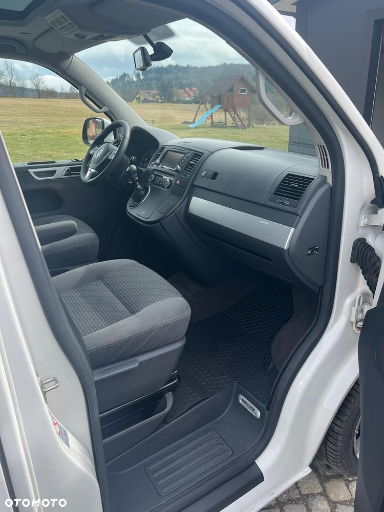Volkswagen Multivan - 10