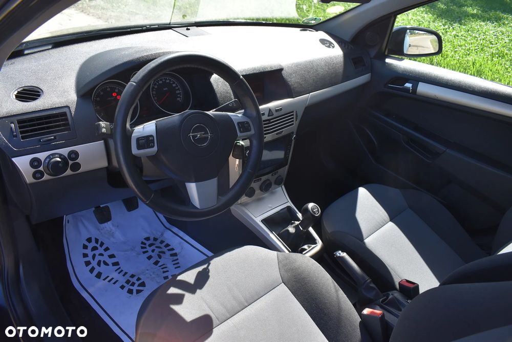 Opel Astra 1.6 Innovation 110 Jahre - 17