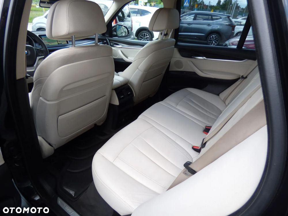 BMW X5 xDrive30d - 17