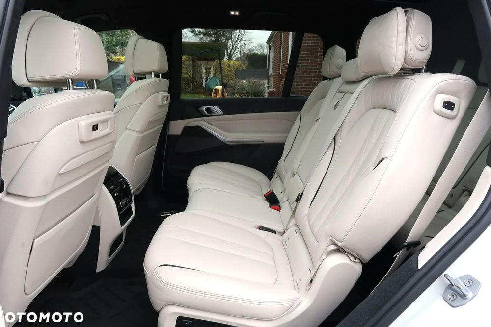 BMW X7 xDrive40i - 19
