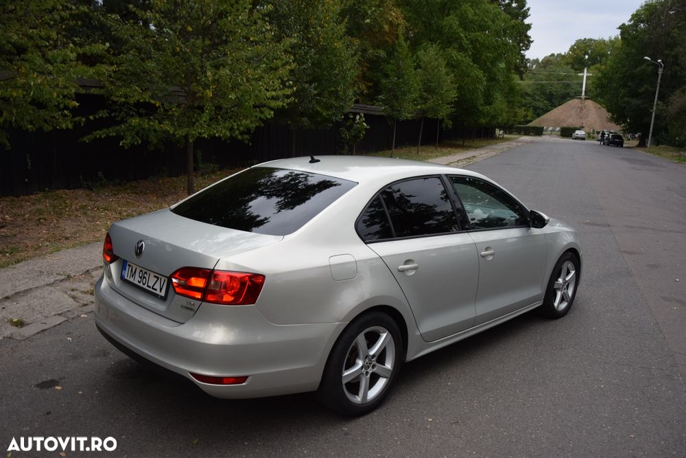 Volkswagen Jetta 1.6 TDI DPF Trendline - 1