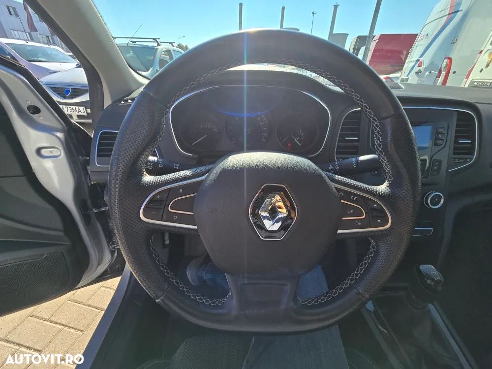 Renault Megane TCe 116 GPF Life - 11