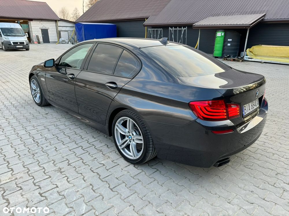 BMW Seria 5 550i - 2