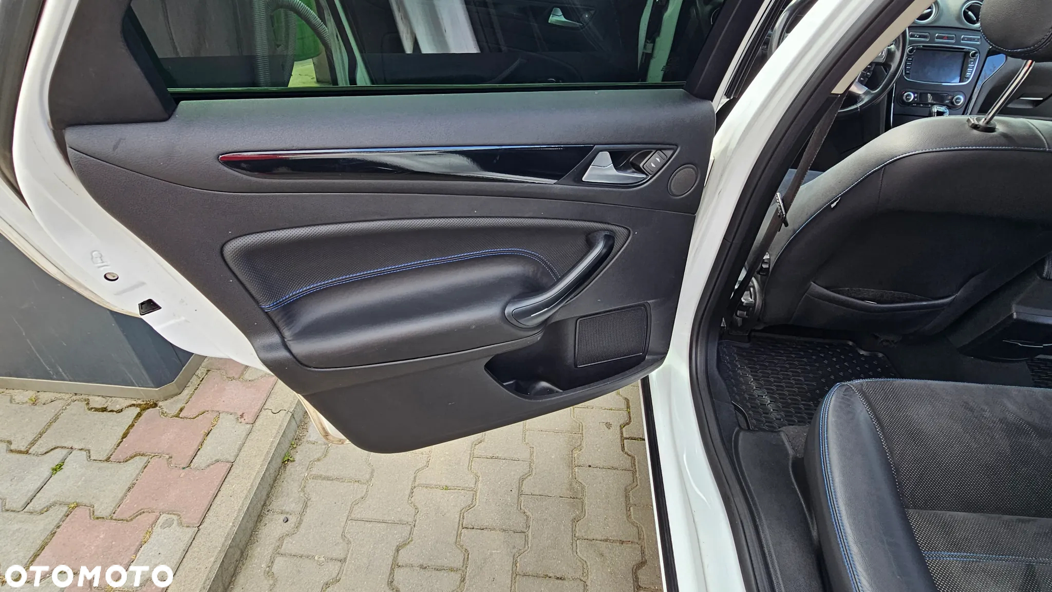 Ford Mondeo - 12
