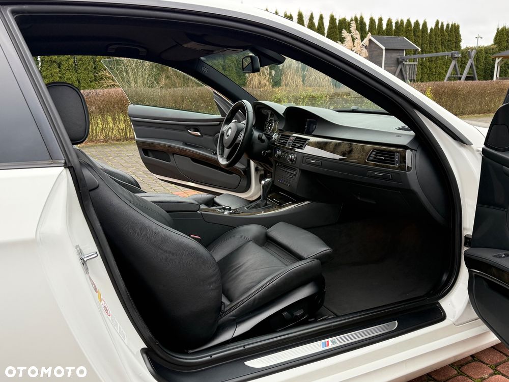 BMW Seria 3 330d M Sport Edition - 28