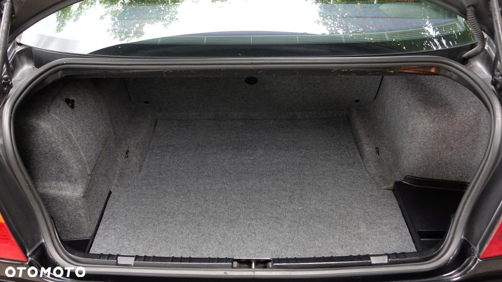 BMW Seria 3 320i - 30