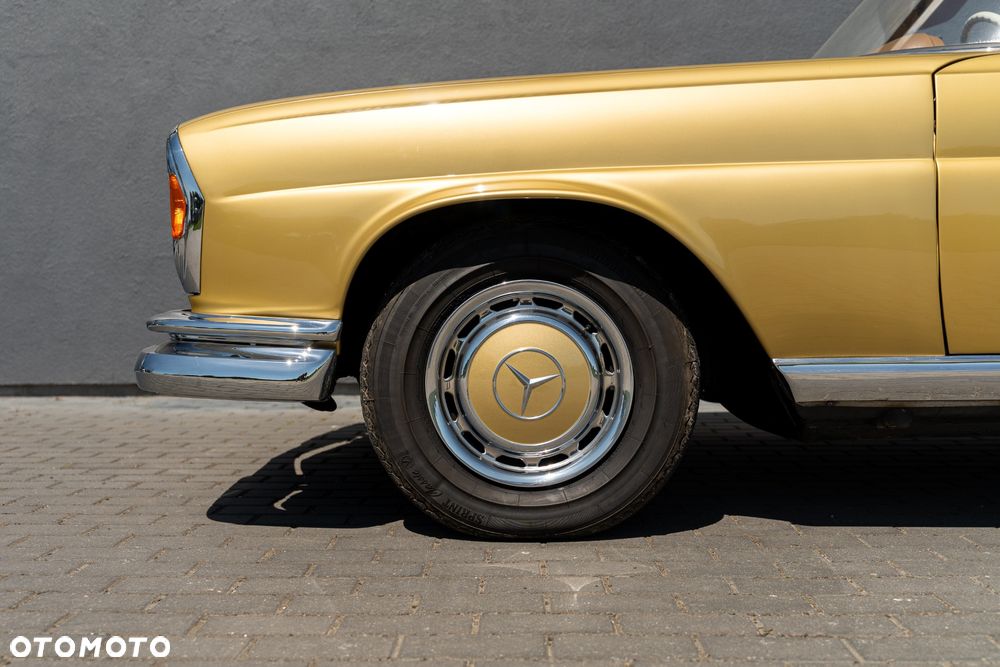 Mercedes-Benz 280 - 19