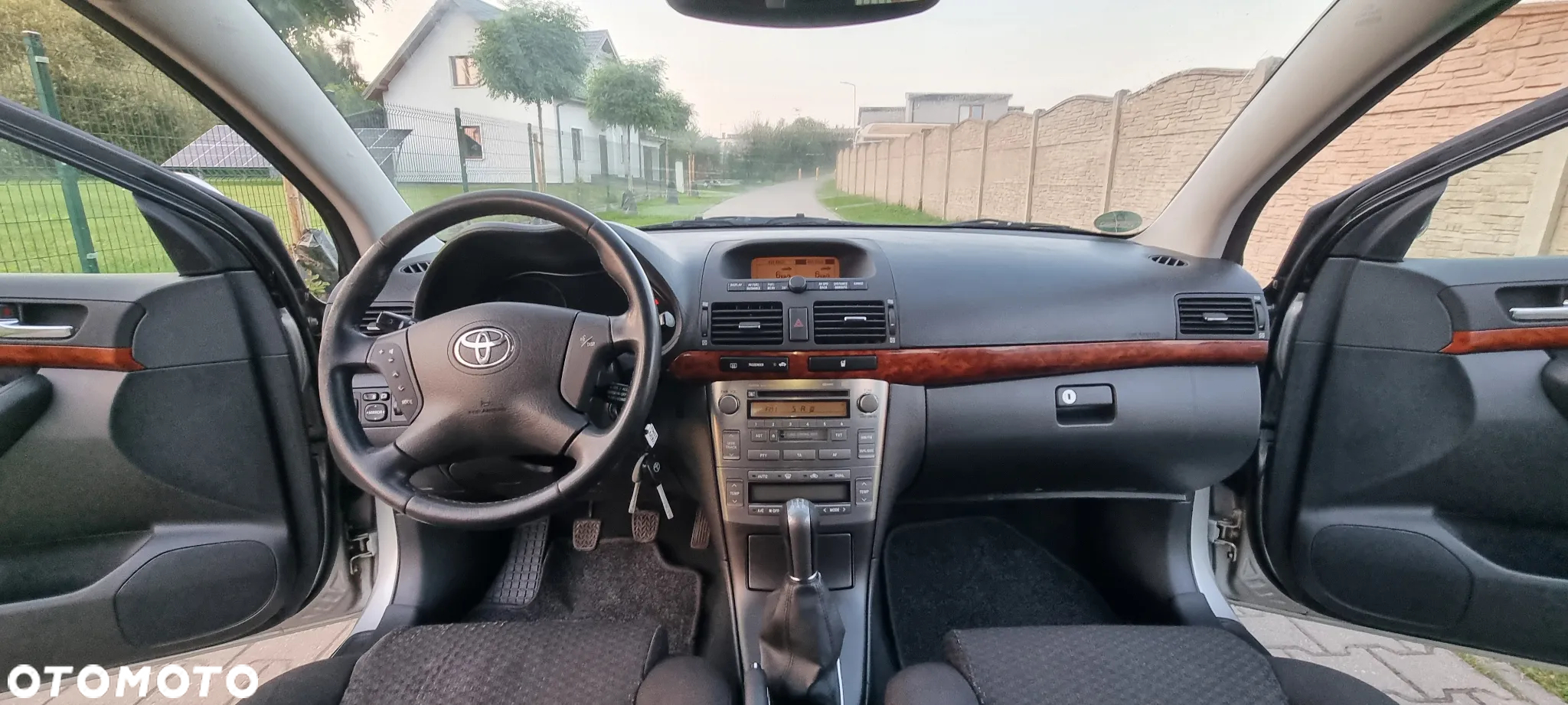 Toyota Avensis - 16