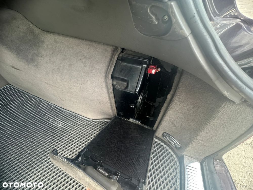 Audi A6 Avant 2.4 - 26
