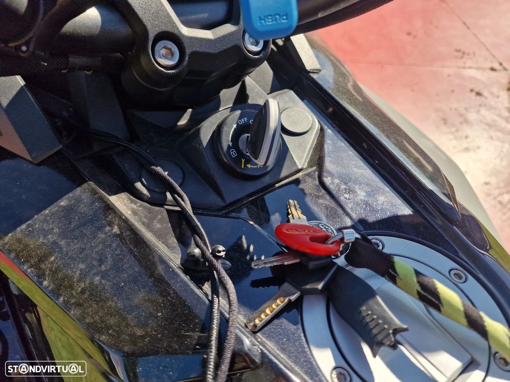 Bombardier CAN AM SPYDER F3S - 9