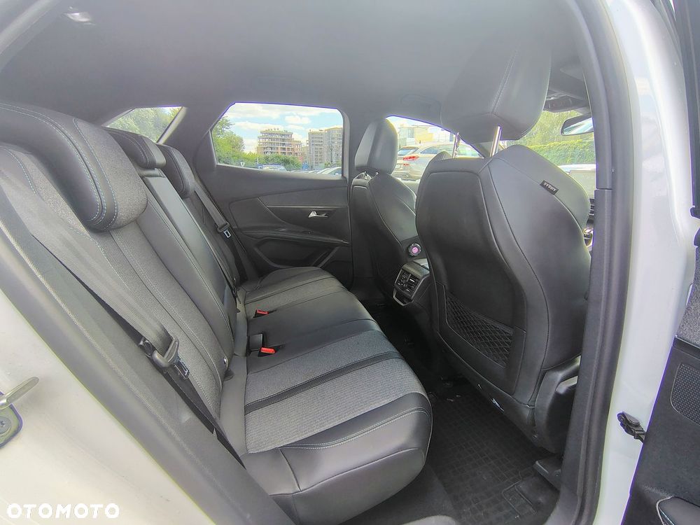 Peugeot 3008 1.2 PureTech Active Pack S&S EAT8 - 11