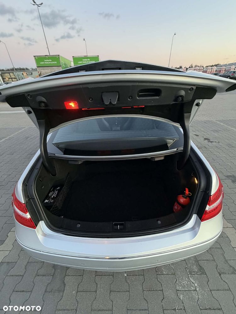 Mercedes-Benz Klasa E 220 CDI DPF BlueEFFICIENCY 7G-TRONIC Avantgarde - 7