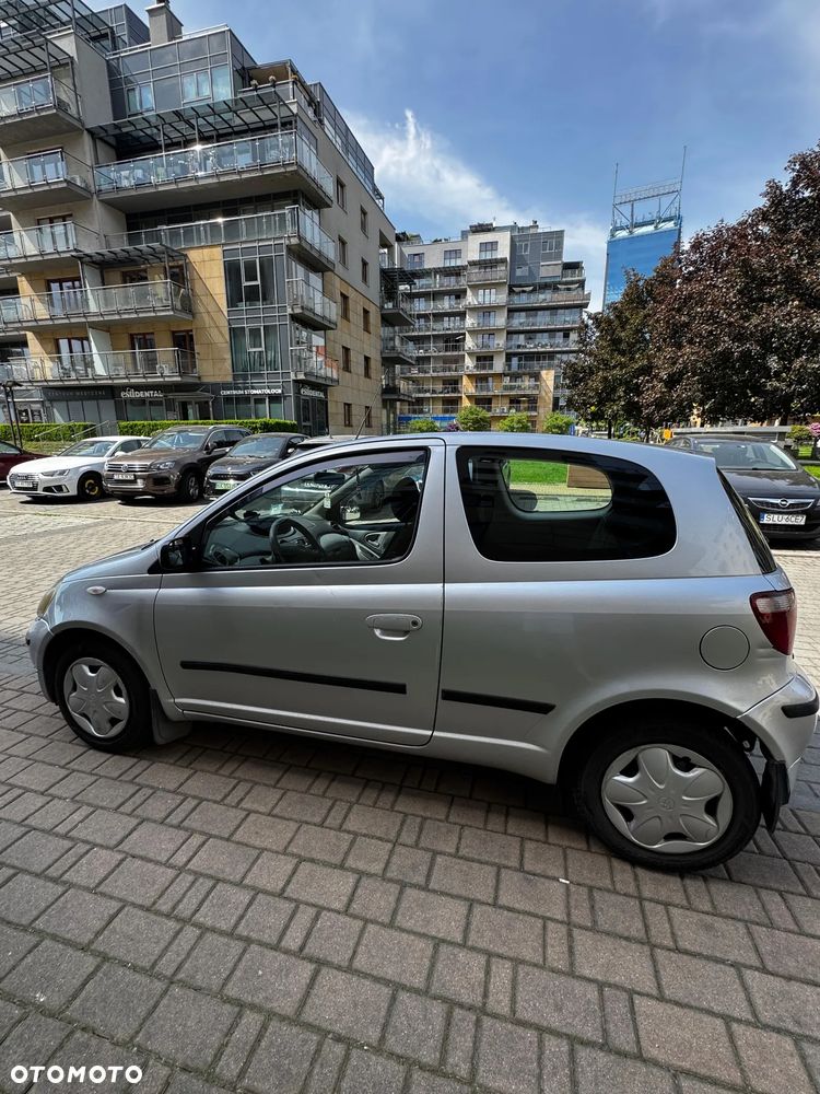 Toyota Yaris 1.0 Base - 3
