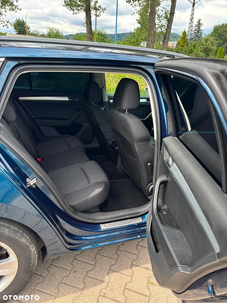 Skoda Superb 2.0 TDI SCR Ambition DSG - 9