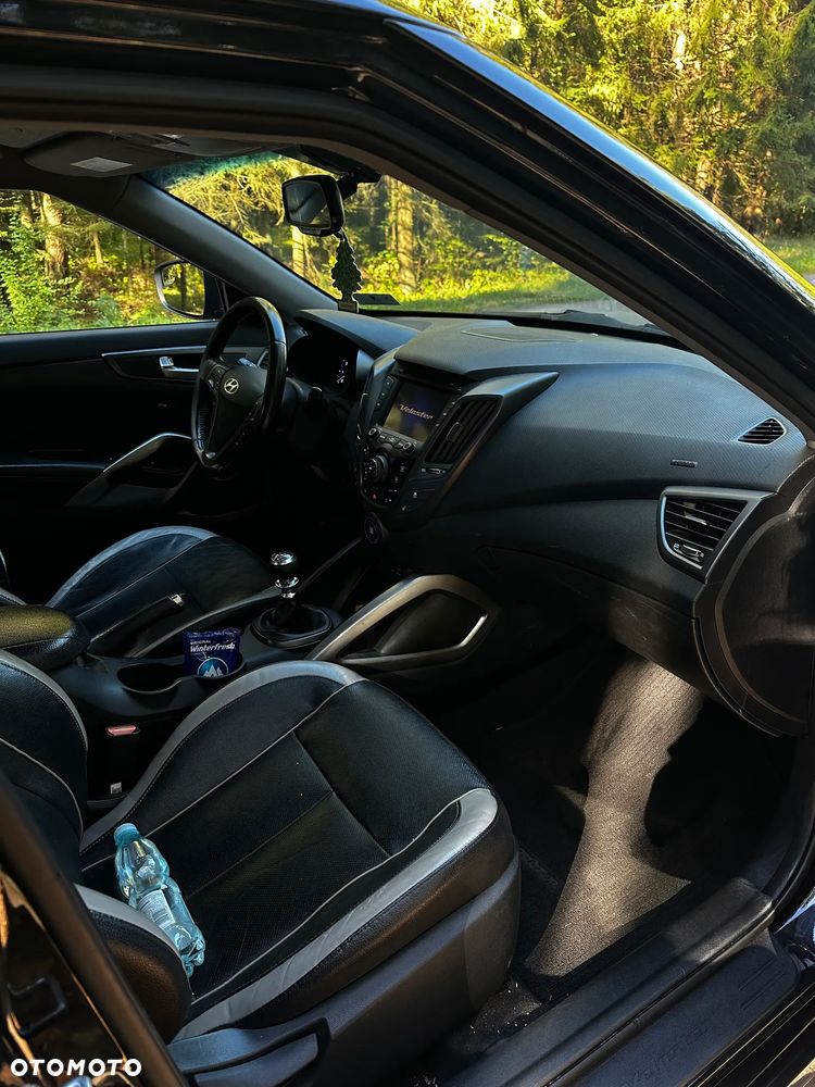 Hyundai Veloster - 10
