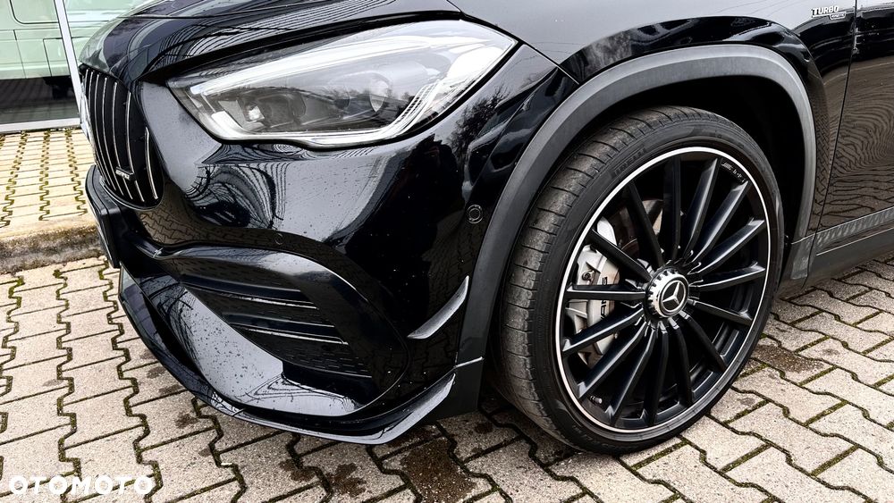 Mercedes-Benz GLA - 18