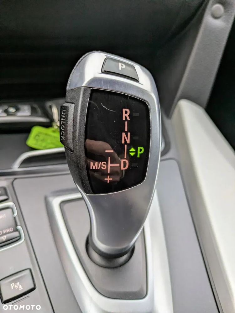 BMW Seria 3 318d - 37