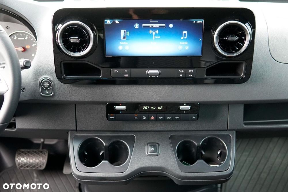 Mercedes-Benz Sprinter - 11