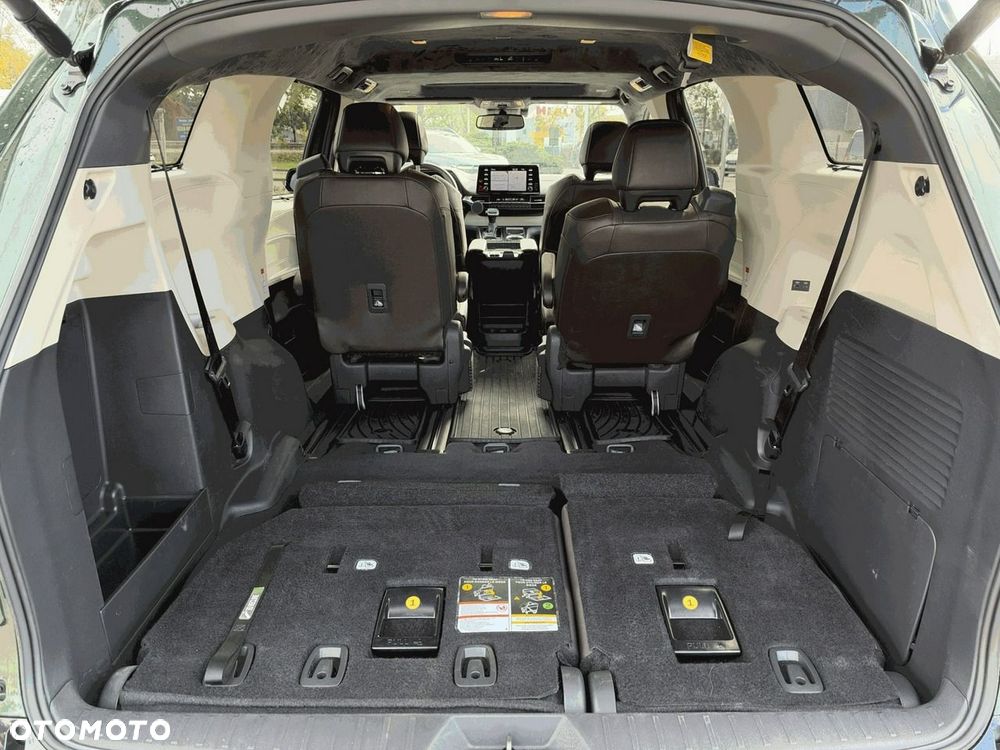 Toyota Sienna - 21