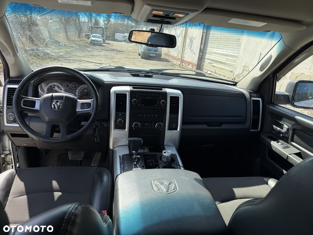 Dodge RAM - 8