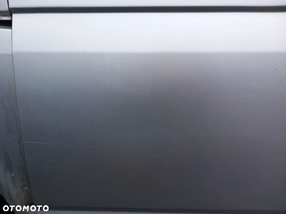 VW T5 DRZWI PRAWE BOCZNE PRZESÓWNE KOLOR: LA7W - 8