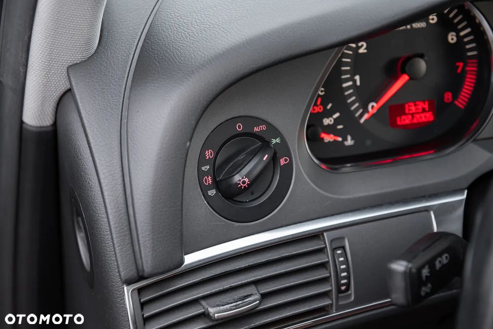 Audi A6 2.4 - 5