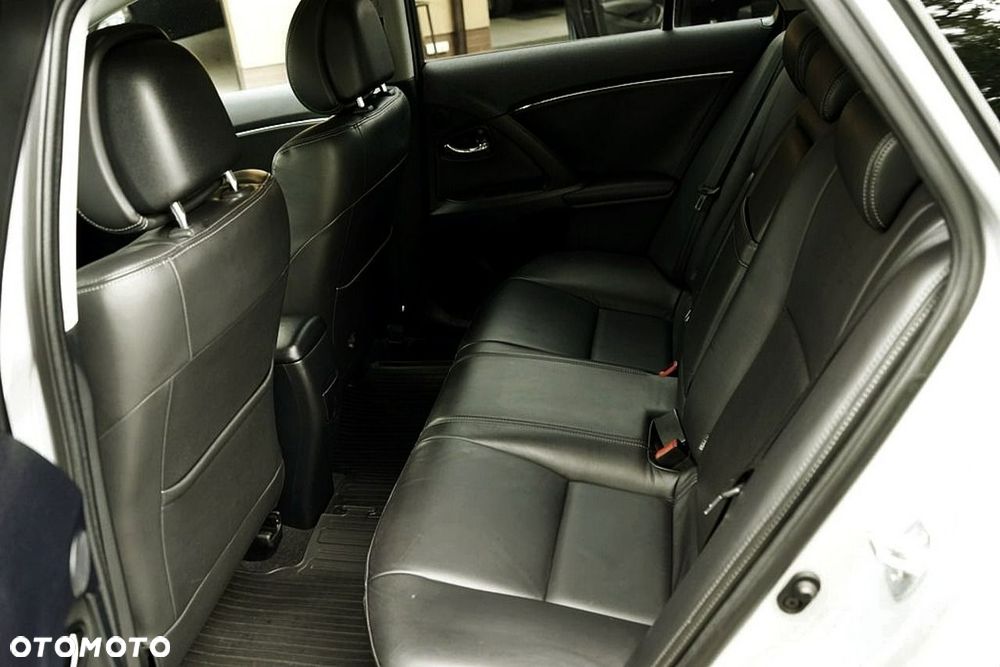Toyota Avensis - 15