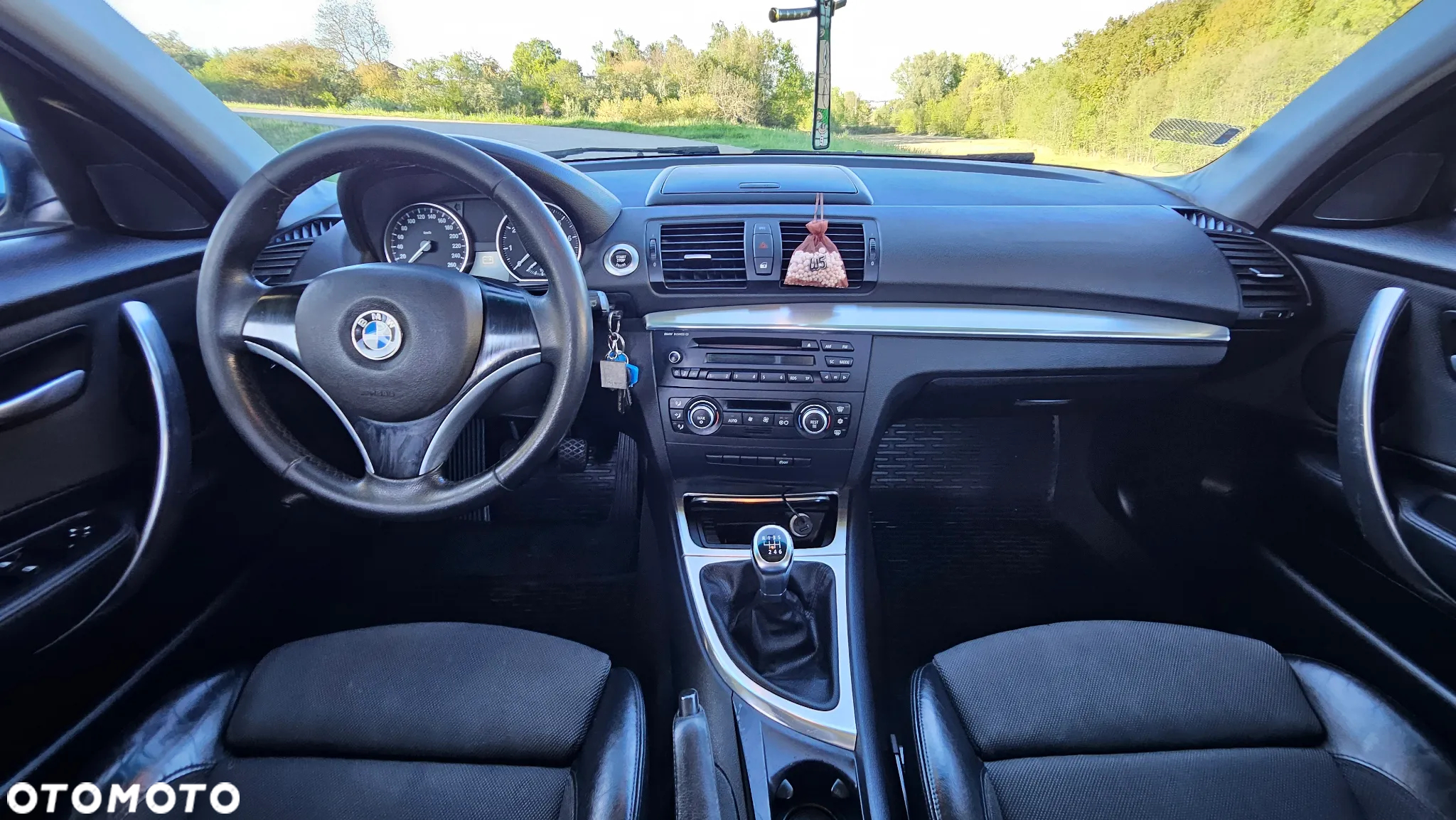 BMW Seria 1 120i - 12