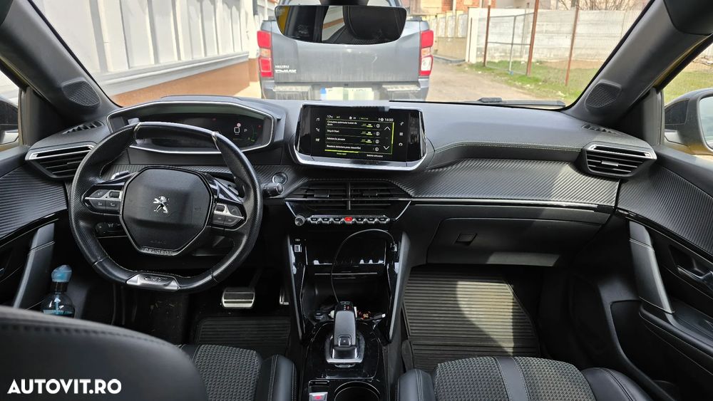 Peugeot 208 1.2 L PureTech STT EAT8 GT Line - 10