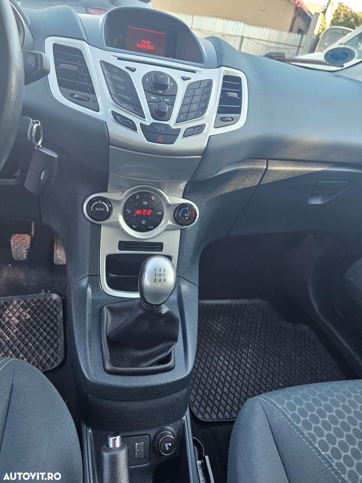 Ford Fiesta 1.4i Titanium - 14