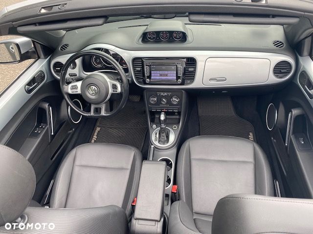 Volkswagen New Beetle - 33