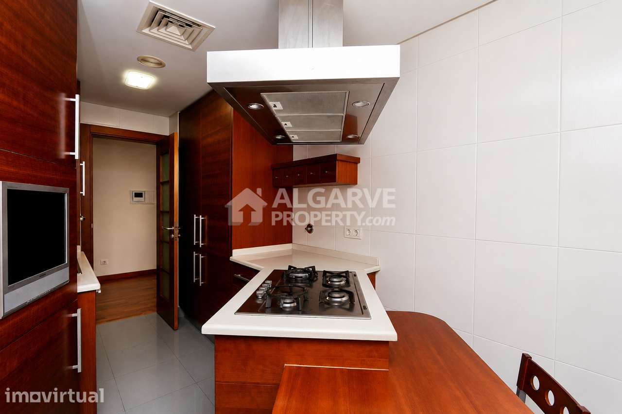 Apartamento T2 de Alta qualidade com Varanda e Estacionamento – Loulé - Grande imagem: 5/16