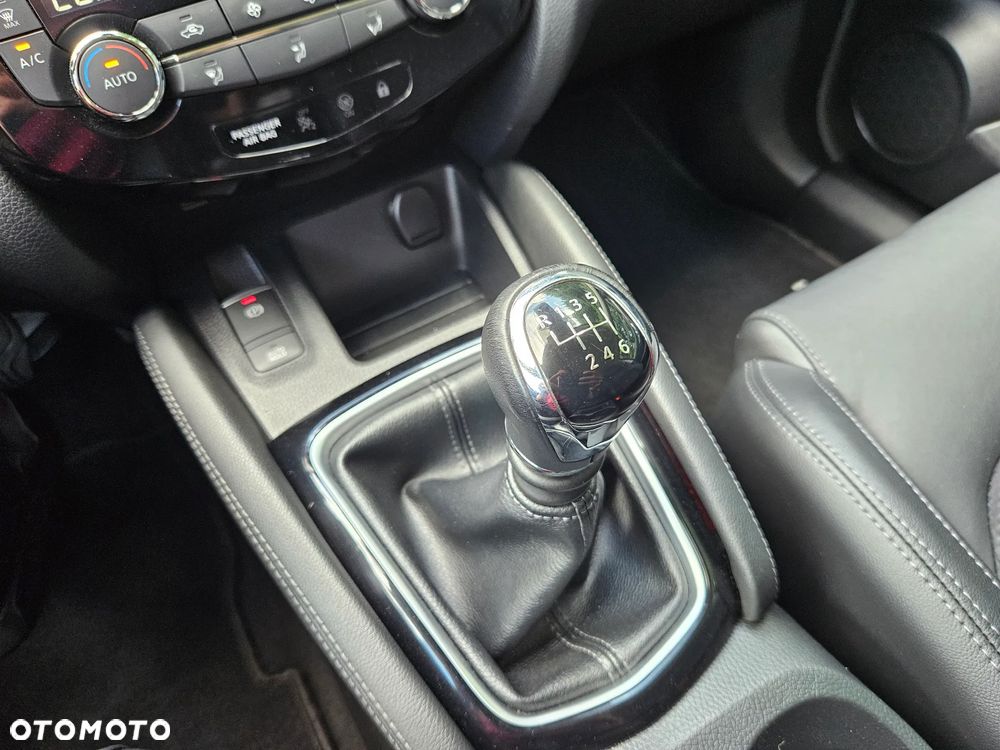 Nissan Qashqai 1.6 DIG-T Tekna - 27