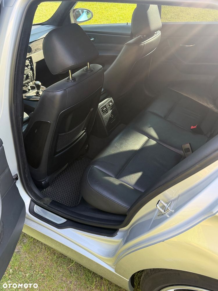 BMW Seria 3 330d - 14