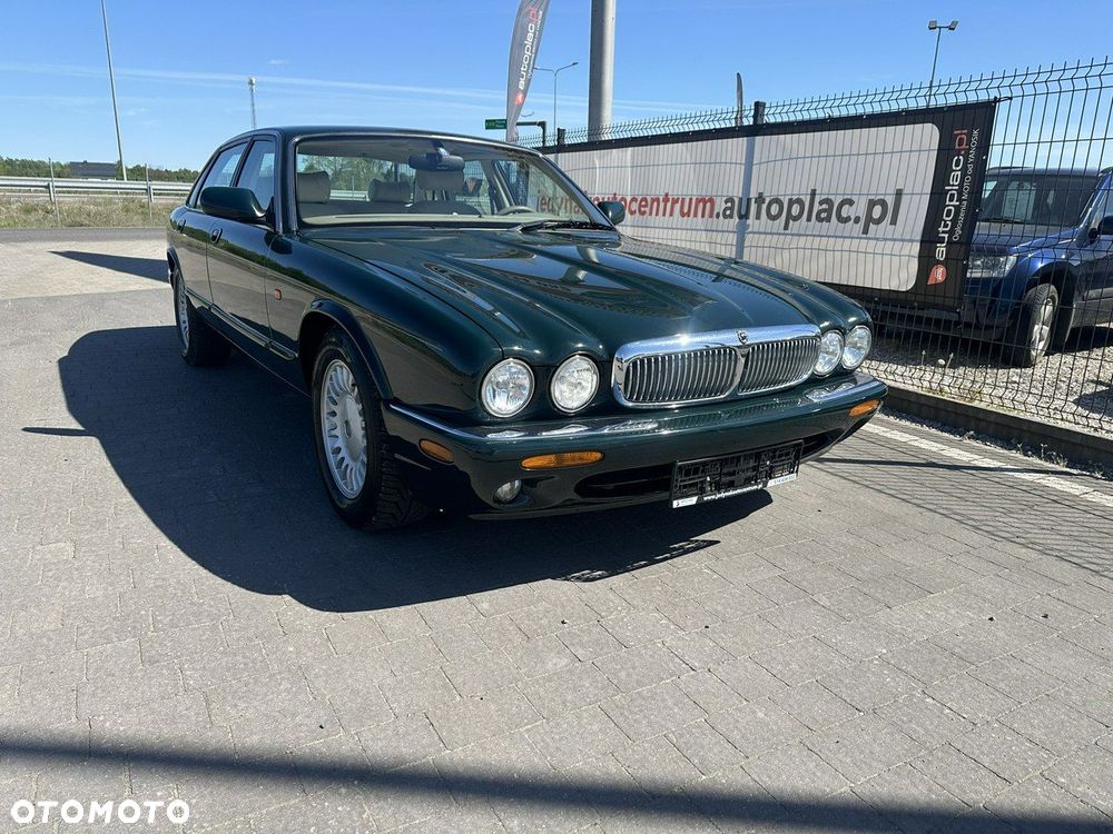 Jaguar XJ - 10