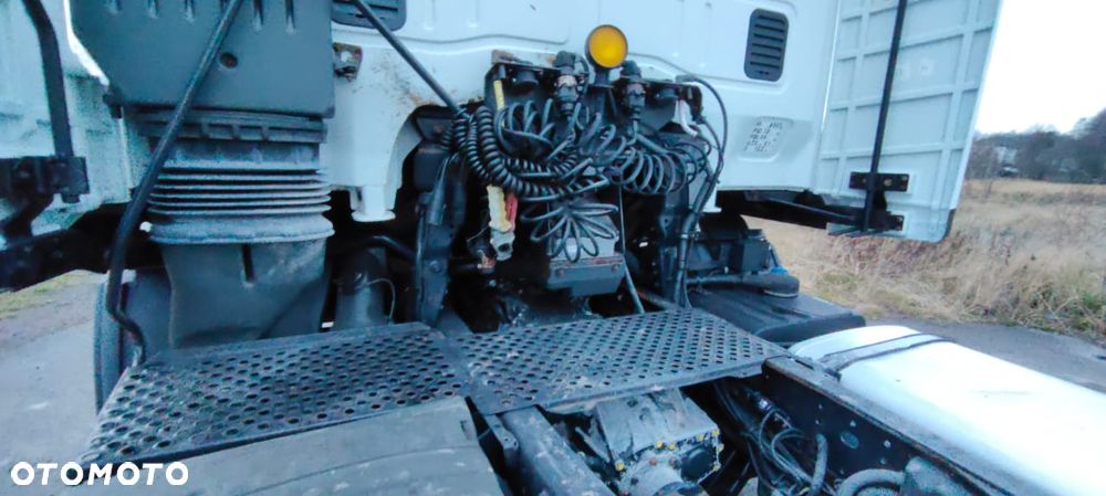 Iveco STRALIS AT450EEV / WĄSKA KABINA GLOB - 12