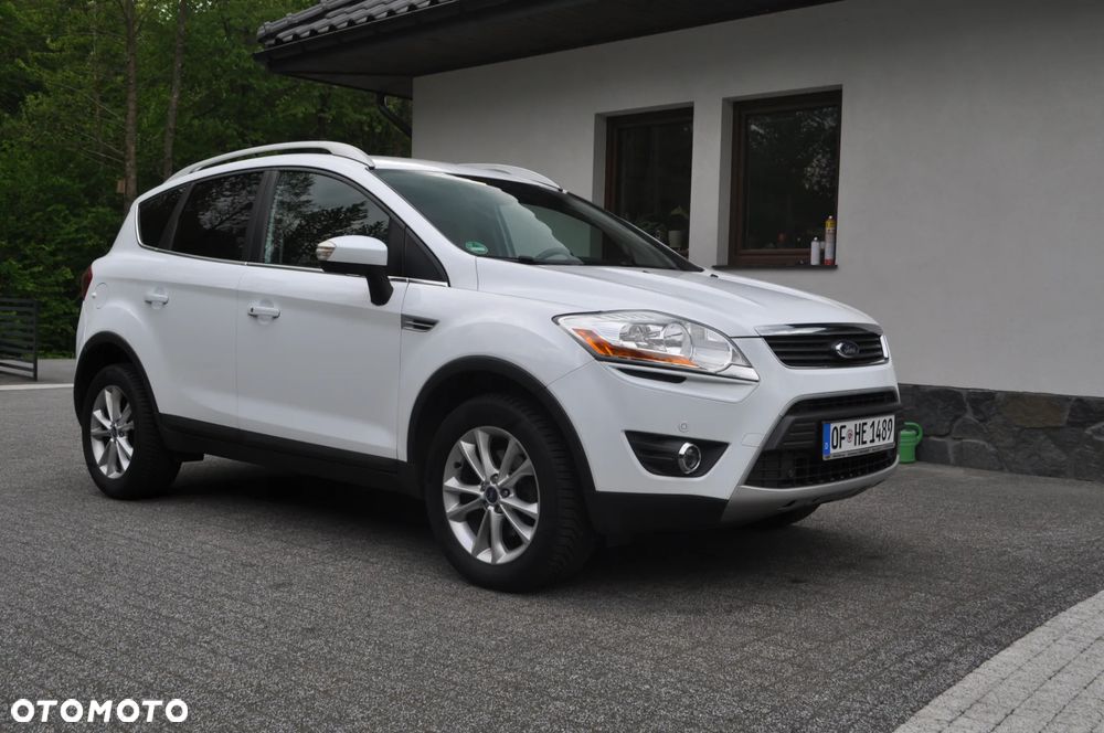 Ford Kuga 2.0 TDCi 2x4 Titanium - 13