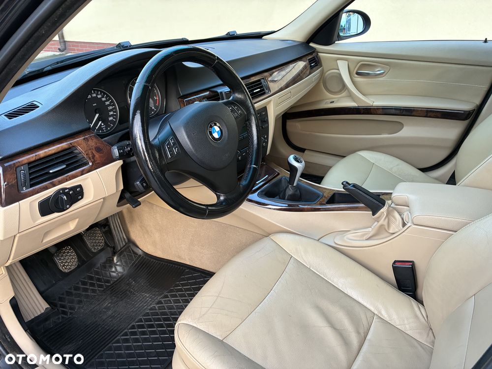 BMW Seria 3 320d - 13