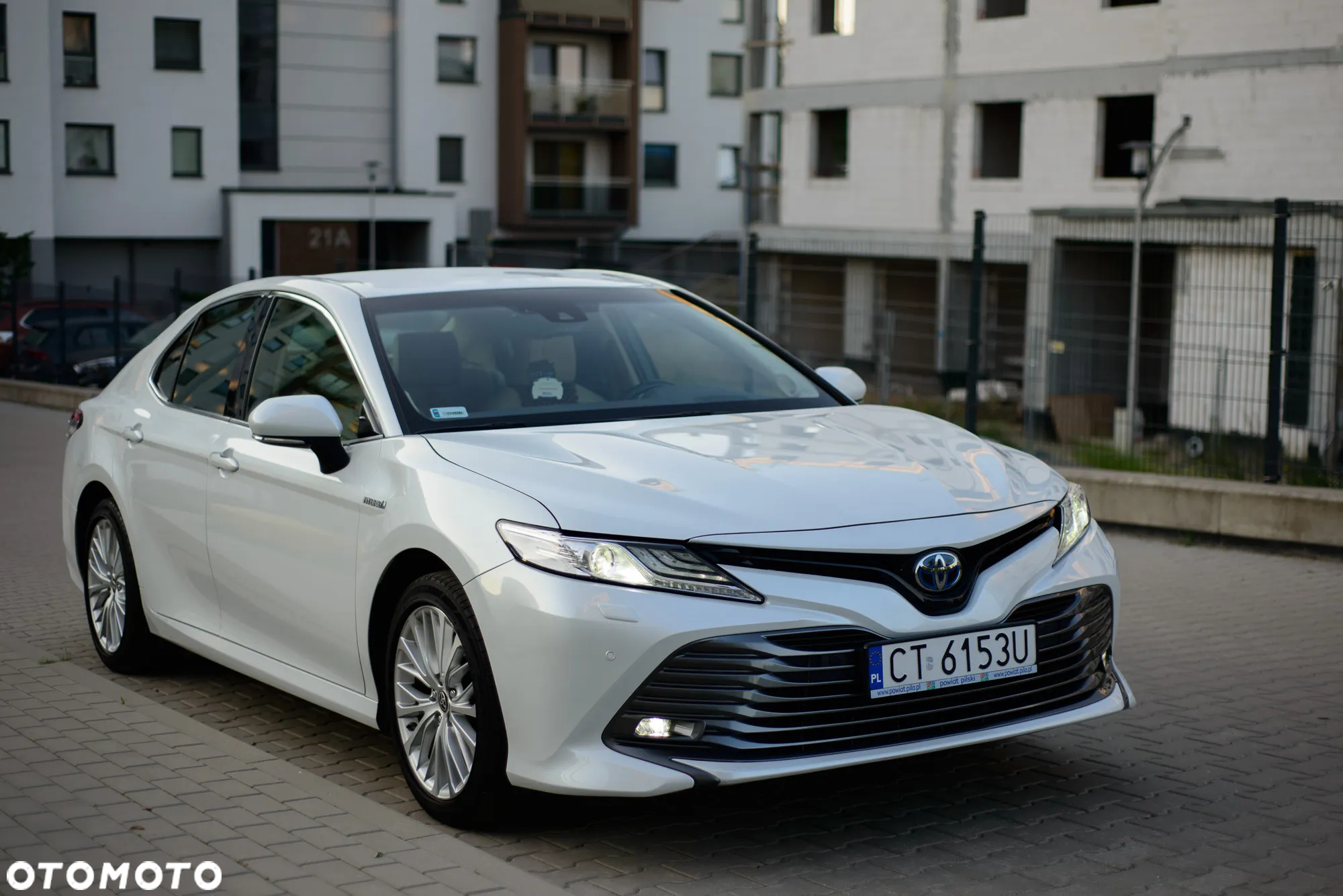 Toyota Camry 2.5 Hybrid Executive CVT - 3