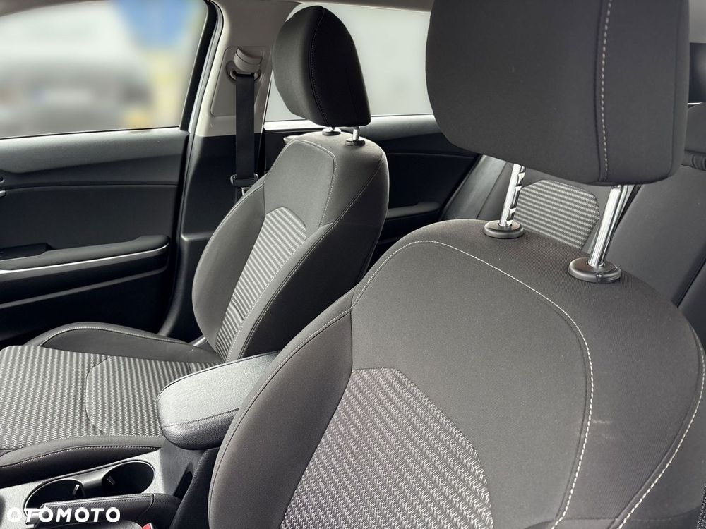 Kia Ceed 1.5 T-GDI M - 11